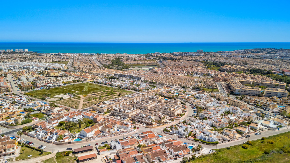Se vende Apartamento en Planta Última de 2 dormitorios en Costa Blanca, Alicante, España