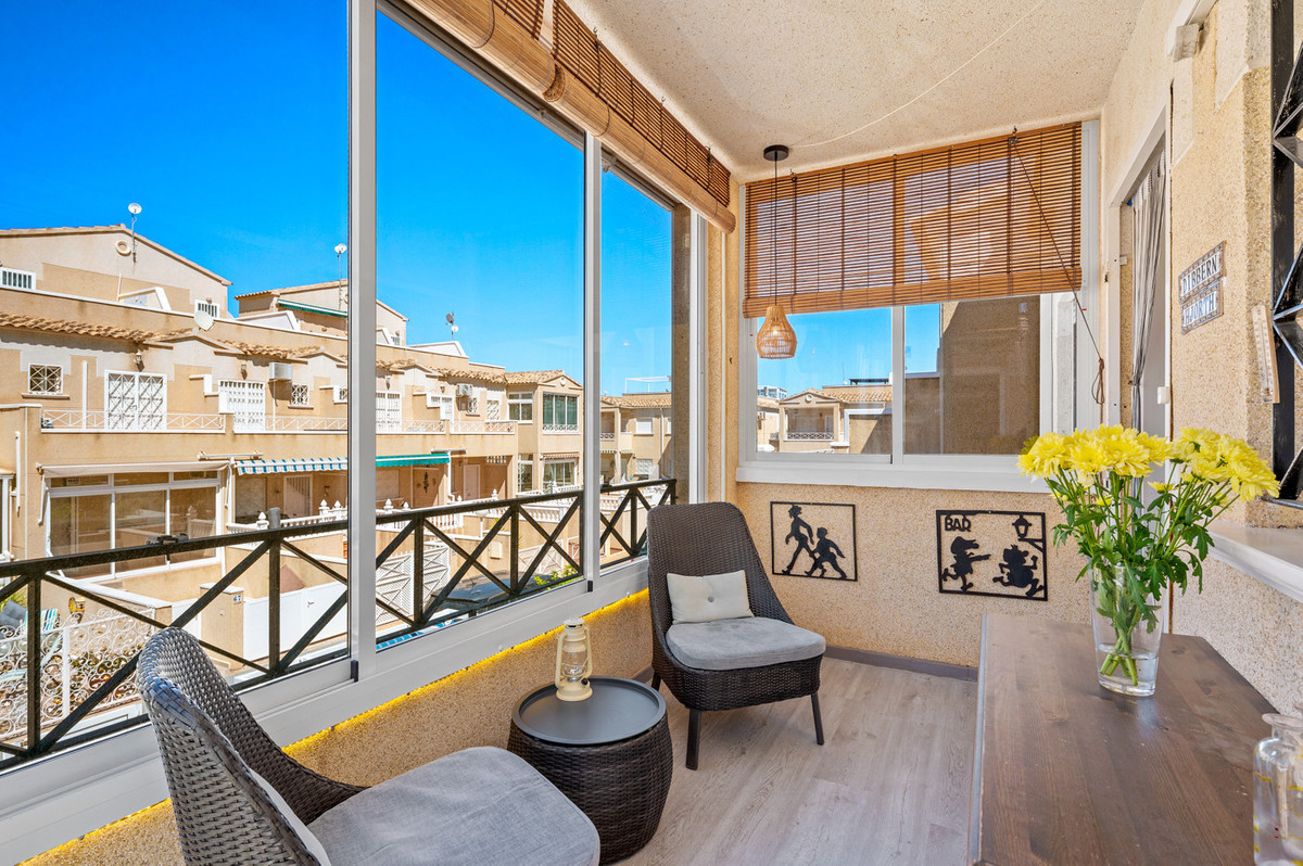 Se vende Apartamento en Planta Última de 2 dormitorios en Costa Blanca, Alicante, España