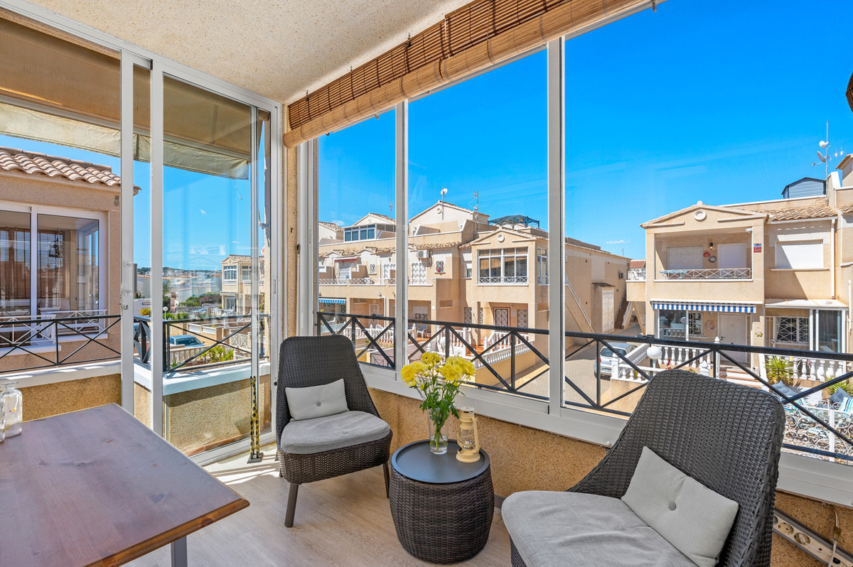 Se vende Apartamento en Planta Última de 2 dormitorios en Costa Blanca, Alicante, España