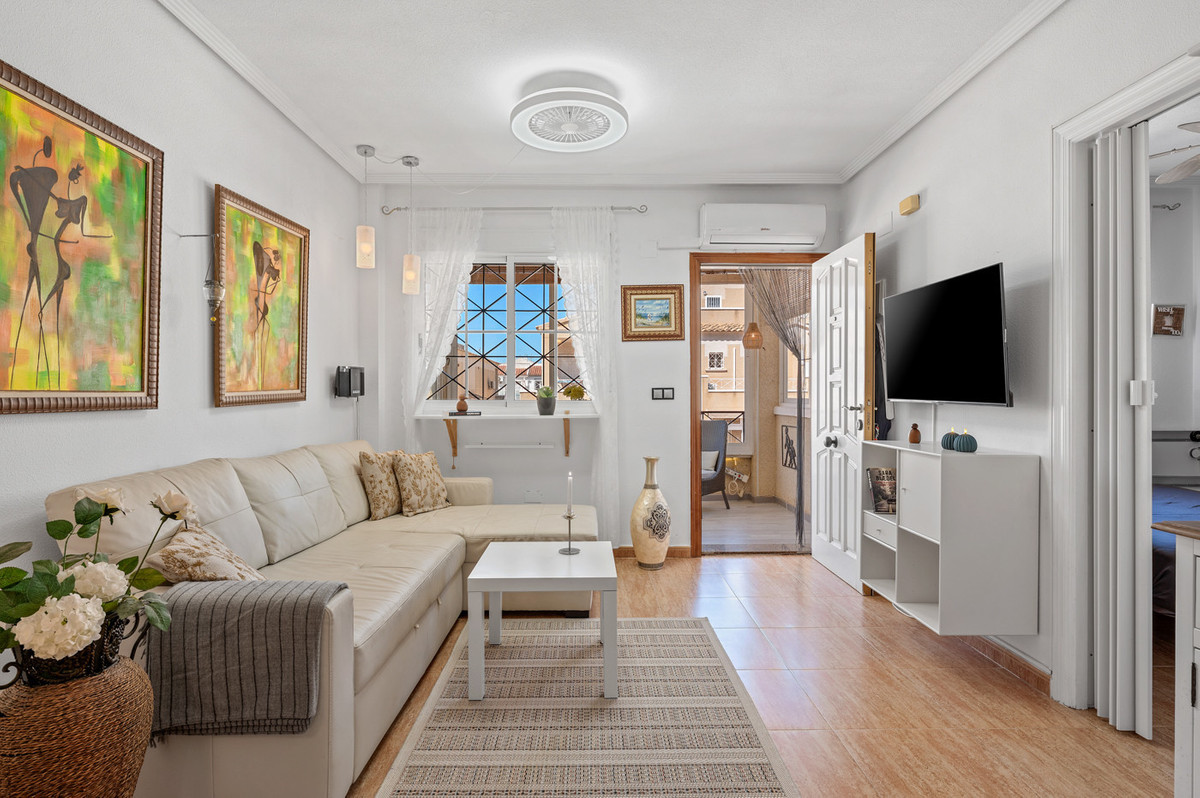 Se vende Apartamento en Planta Última de 2 dormitorios en Costa Blanca, Alicante, España