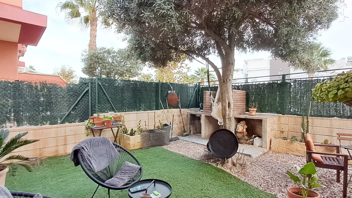 Se vende Pareada de 2 dormitorios en Costa Blanca, Alicante, España