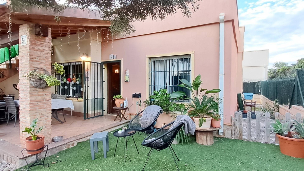 Se vende Pareada de 2 dormitorios en Costa Blanca, Alicante, España