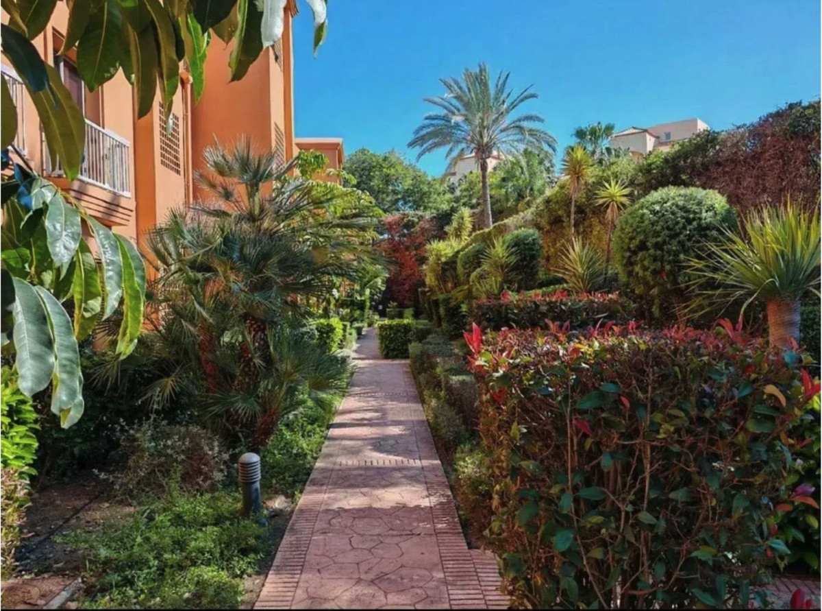 Se vende Apartamento Planta Media de 2 dormitorios en Costa Del Sol, Málaga, España