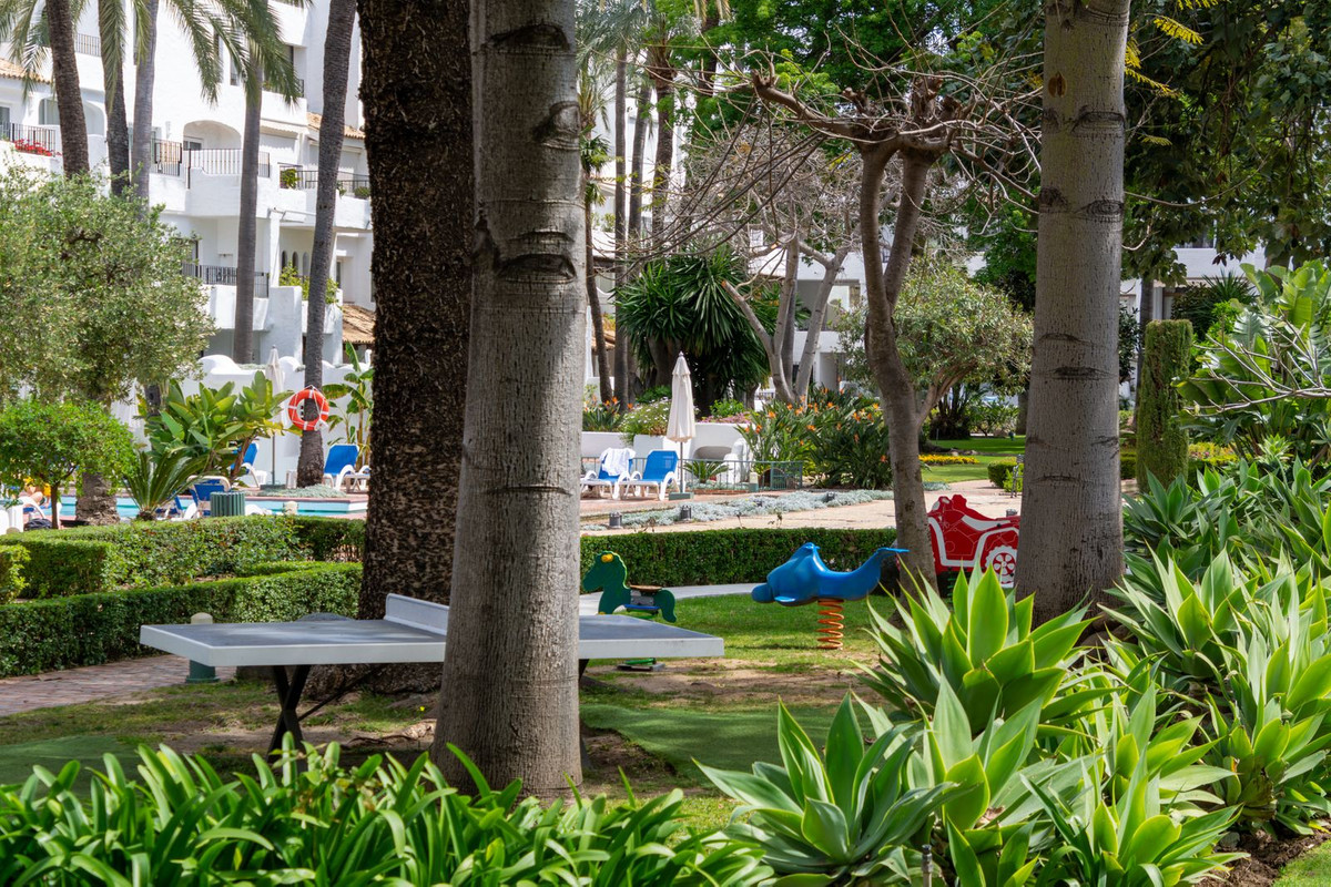 4 Bed Apartment for sale in Puerto Banús Costa Del Sol, Málaga, Spain