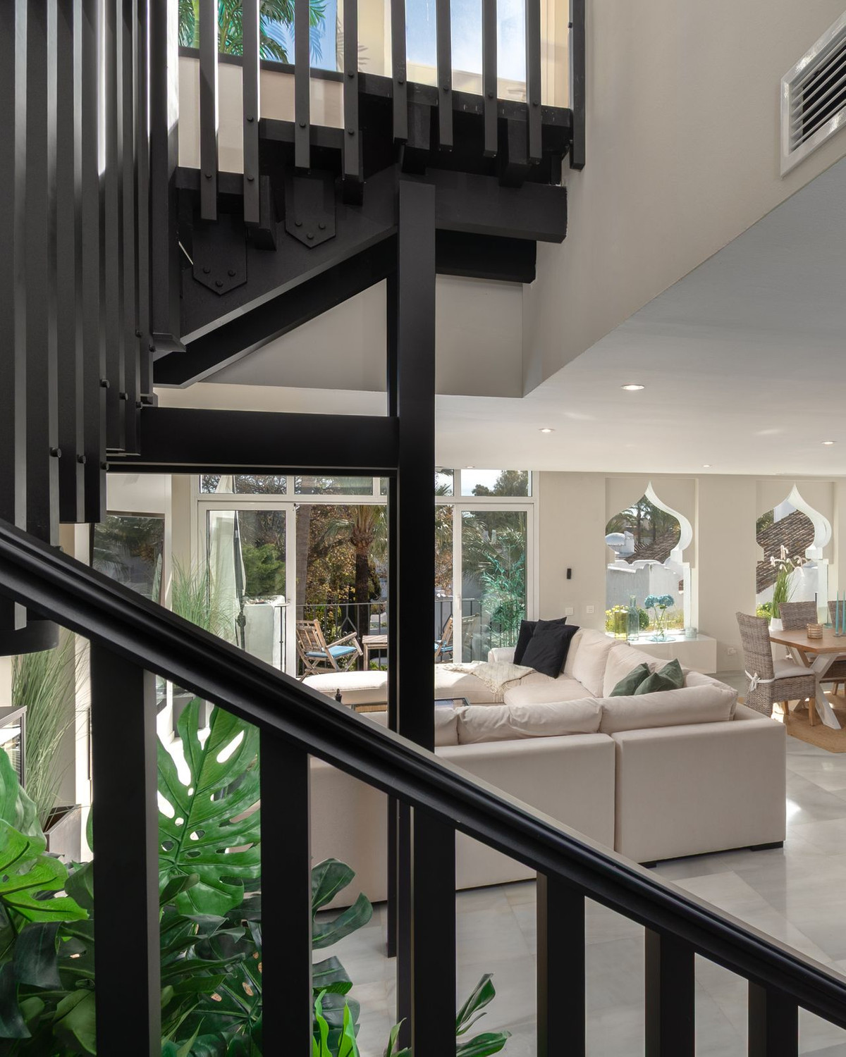 4 Bed Apartment for sale in Puerto Banús Costa Del Sol, Málaga, Spain