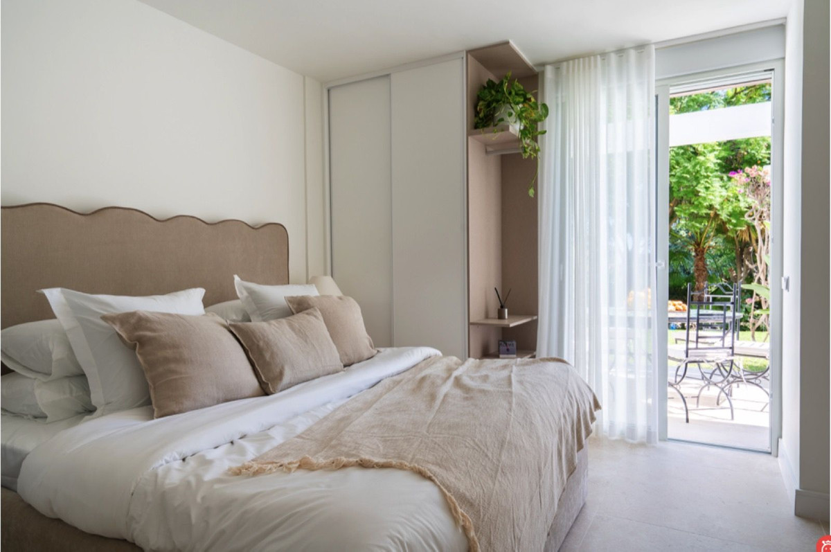 3 Bed Apartment for sale in La Quinta Costa Del Sol, Málaga, Spain