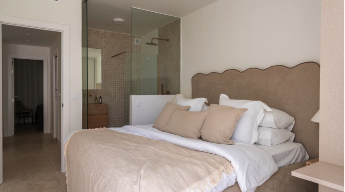 3 Bed Apartment for sale in La Quinta Costa Del Sol, Málaga, Spain