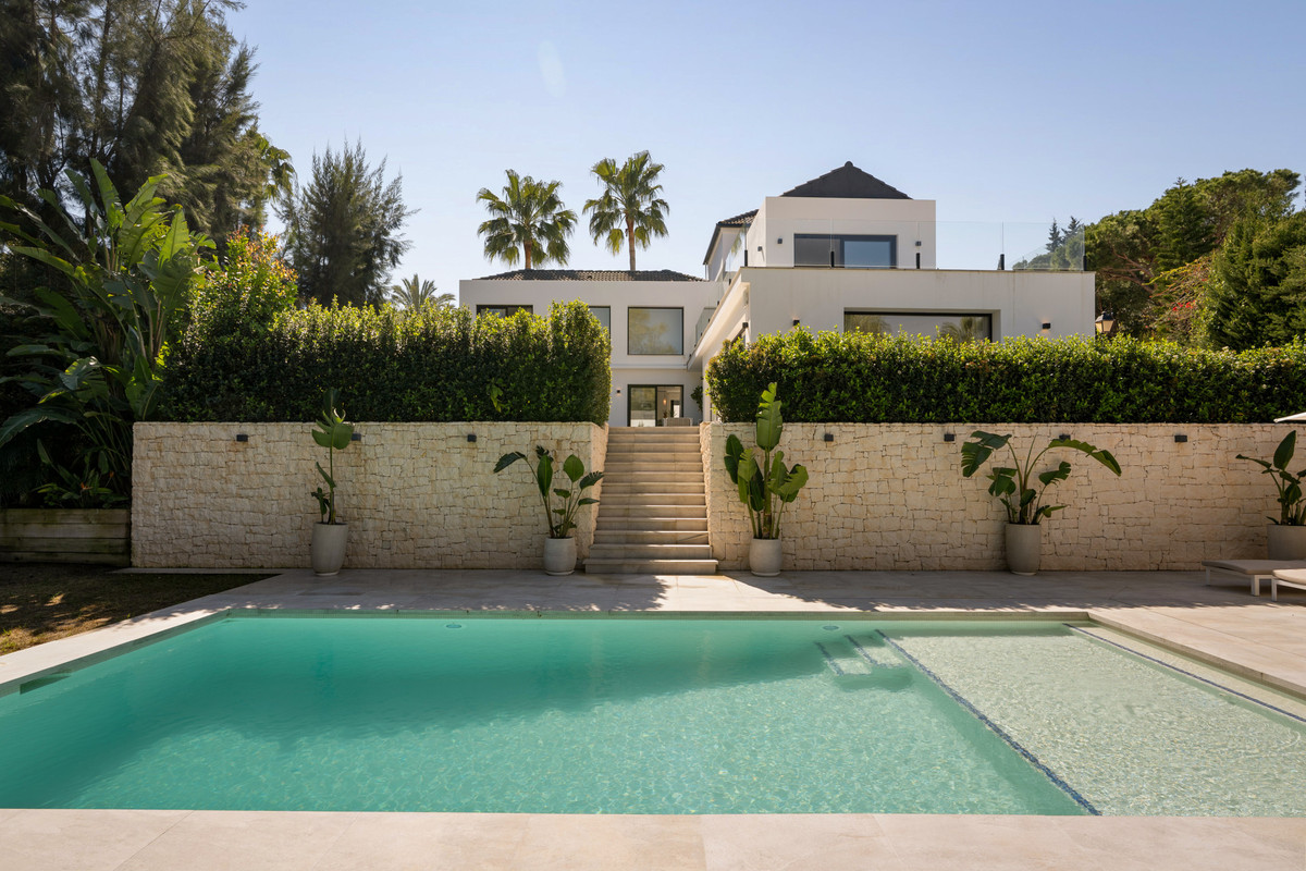 Se vende Villa - Chalet de 4 dormitorios en Costa Del Sol, Málaga, España