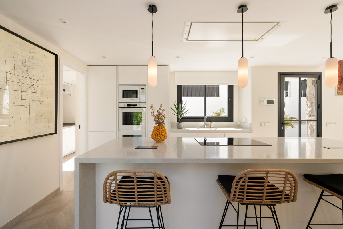 Se vende Villa - Chalet de 4 dormitorios en Costa Del Sol, Málaga, España