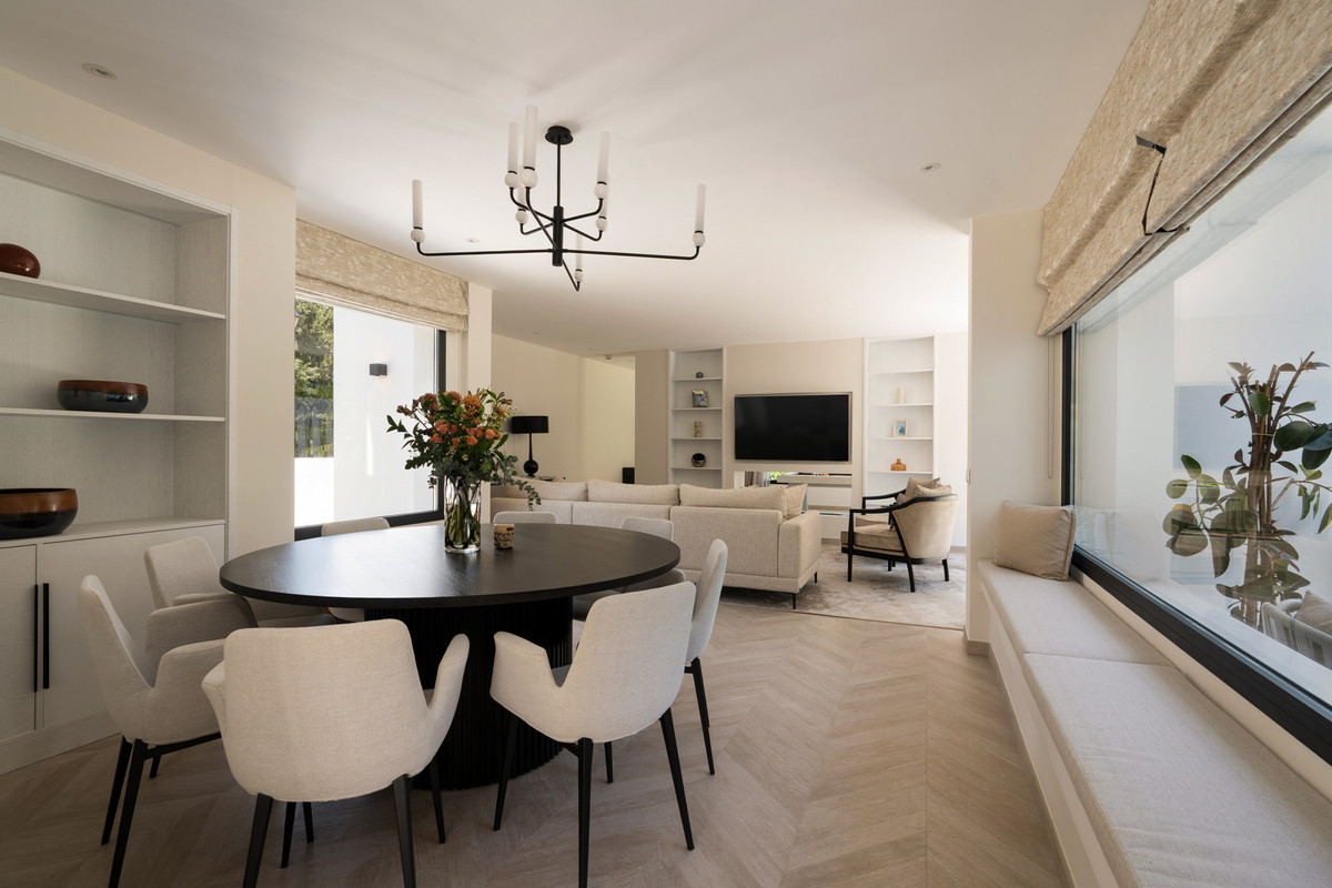 Se vende Villa - Chalet de 4 dormitorios en Costa Del Sol, Málaga, España