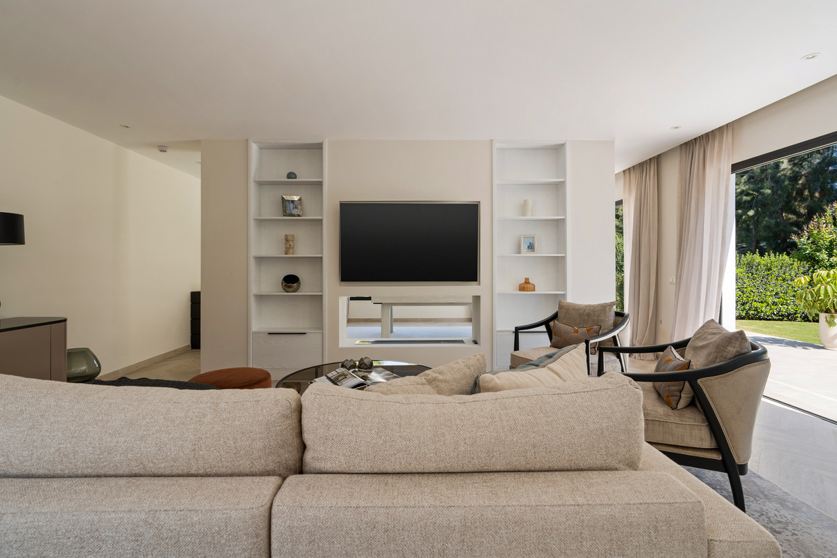 Se vende Villa - Chalet de 4 dormitorios en Costa Del Sol, Málaga, España