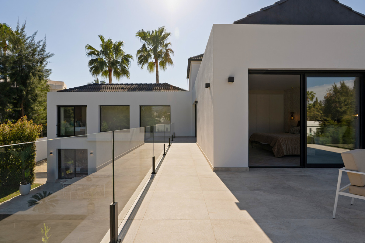 Se vende Villa - Chalet de 4 dormitorios en Costa Del Sol, Málaga, España