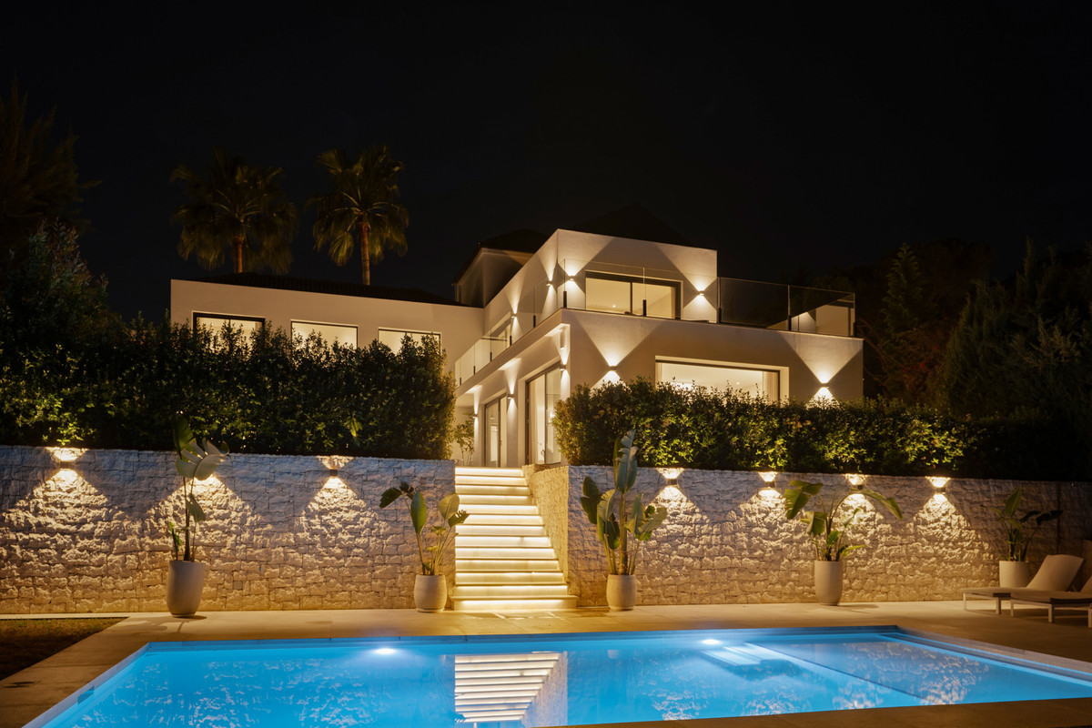 Se vende Villa - Chalet de 4 dormitorios en Costa Del Sol, Málaga, España