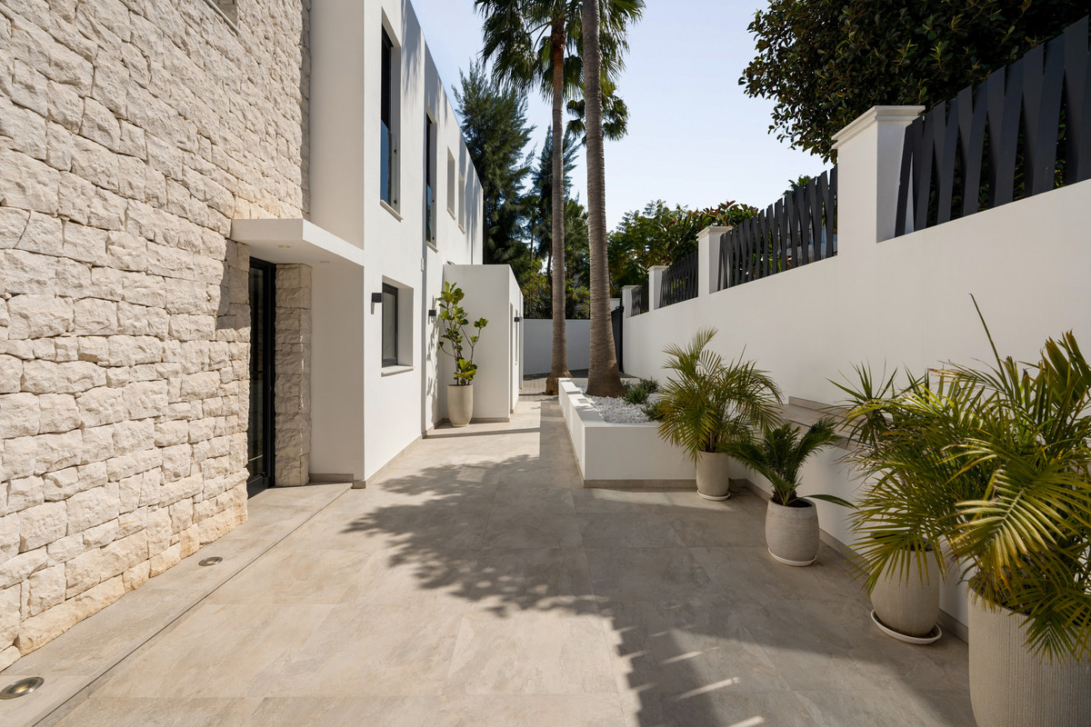 Se vende Villa - Chalet de 4 dormitorios en Costa Del Sol, Málaga, España