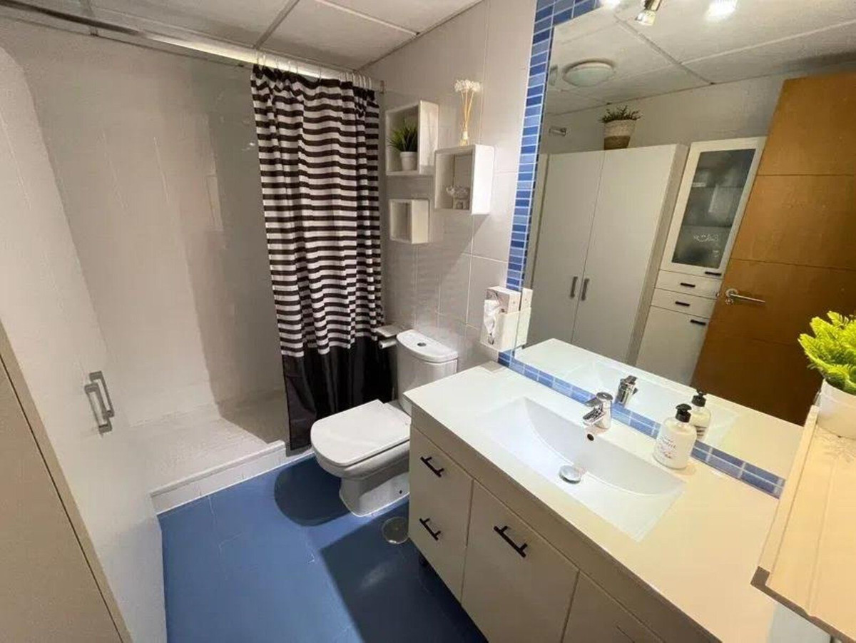 Se vende Apartamento en Planta Última de 3 dormitorios en Costa Del Sol, Málaga, España