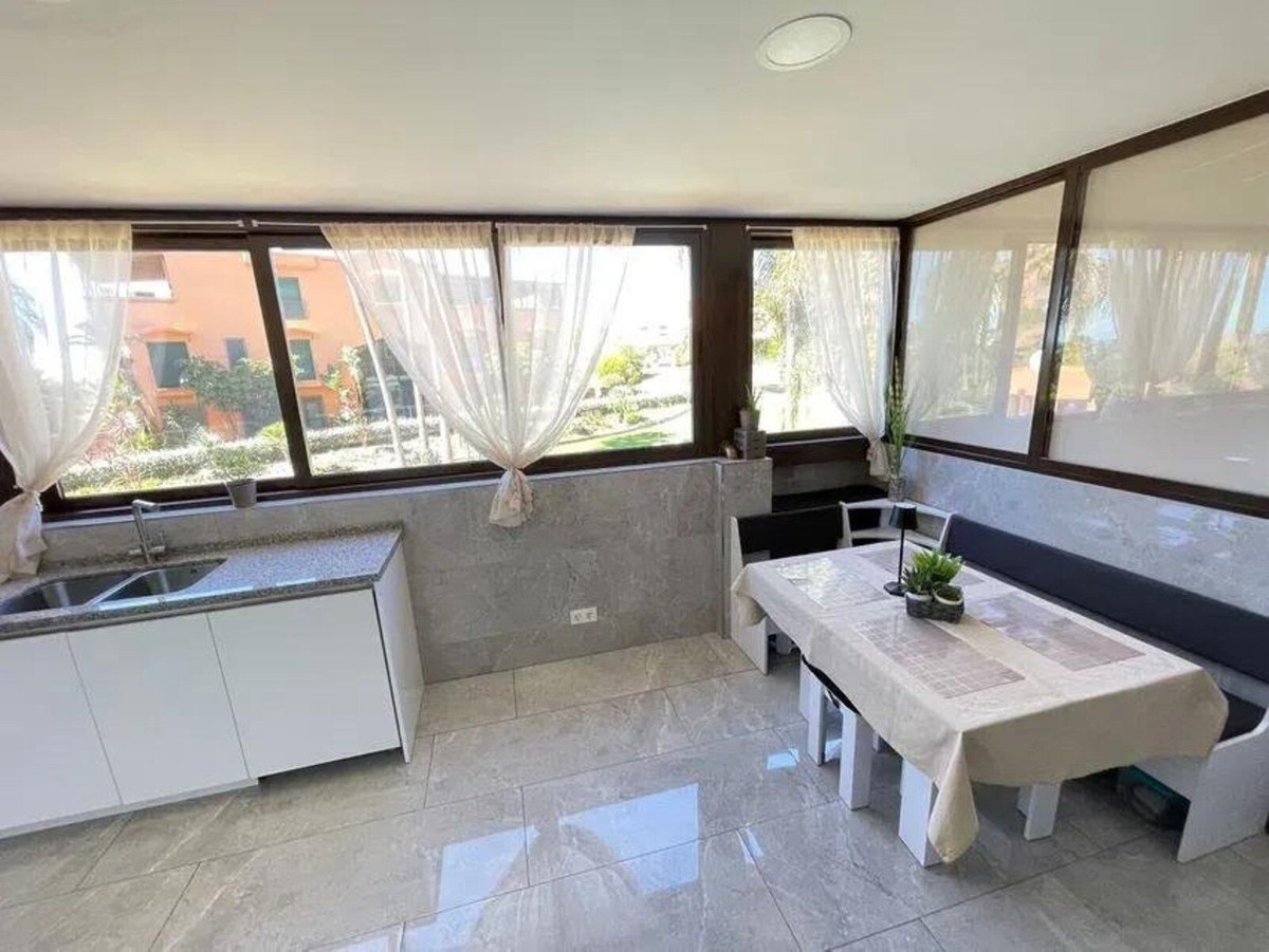 Se vende Apartamento en Planta Última de 3 dormitorios en Costa Del Sol, Málaga, España