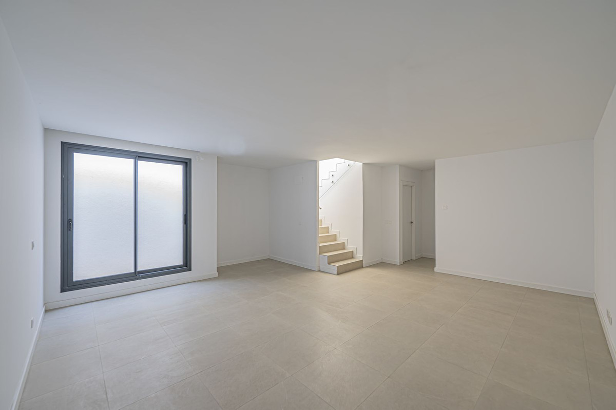 4 Bed Townhouse for sale in Atalaya Costa Del Sol, Málaga, Spain