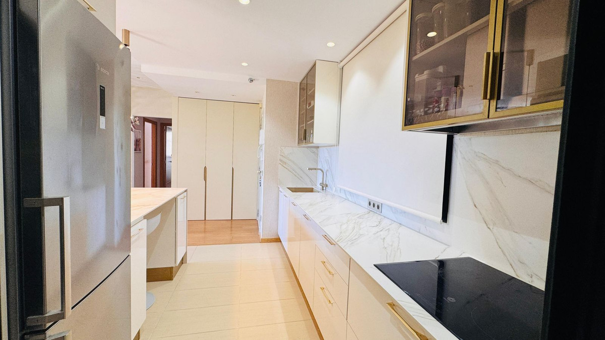 2 Bed Apartment for sale in Selwo Costa Del Sol, Málaga, Spain
