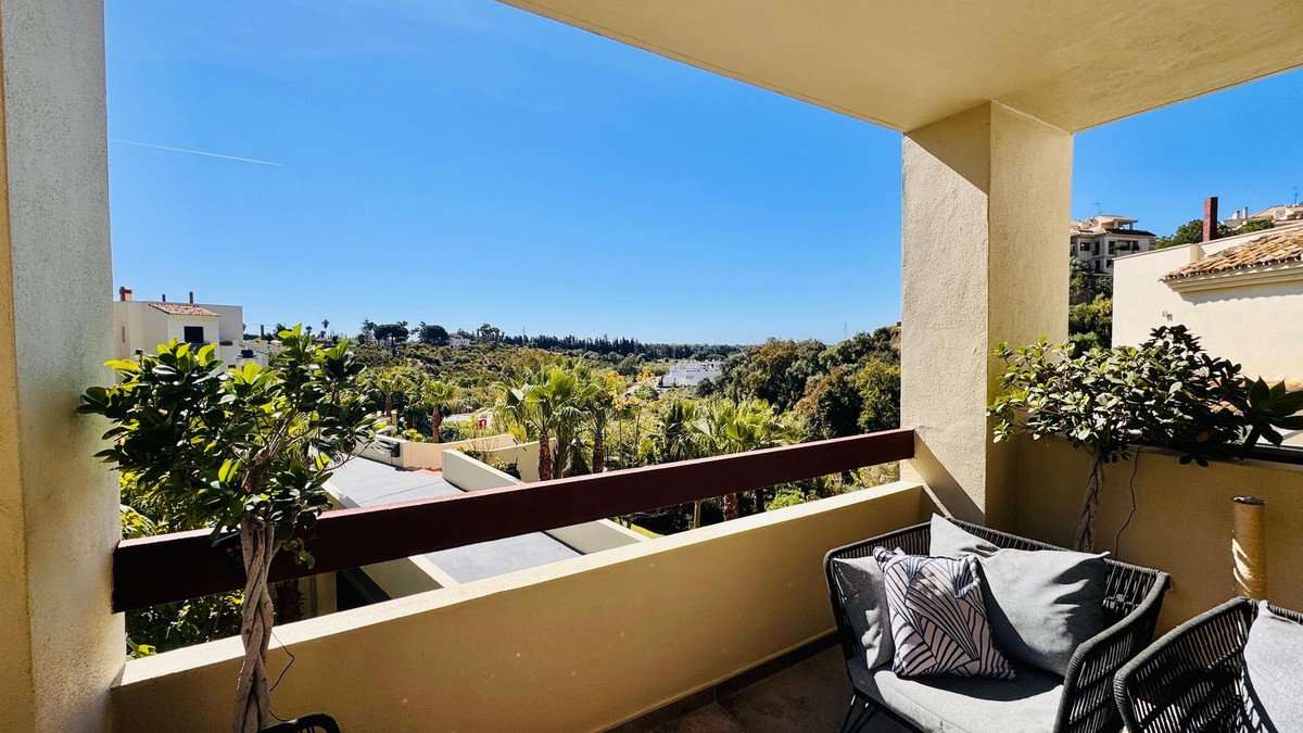 2 Bed Apartment for sale in Selwo Costa Del Sol, Málaga, Spain