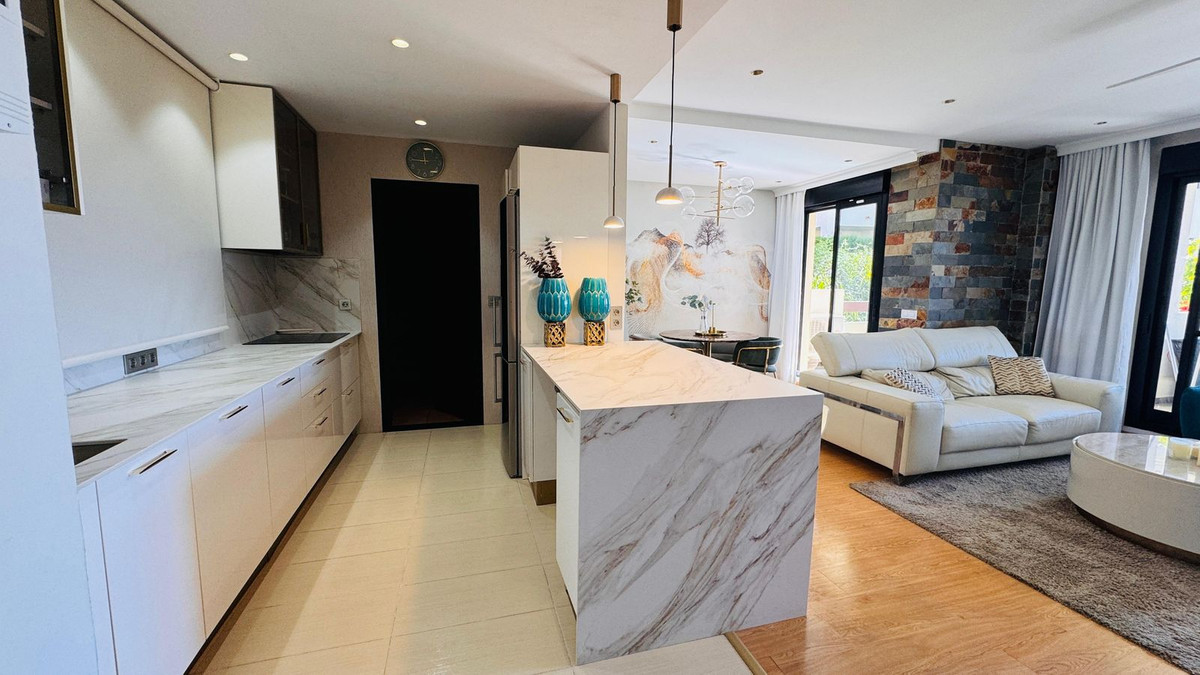 2 Bed Apartment for sale in Selwo Costa Del Sol, Málaga, Spain