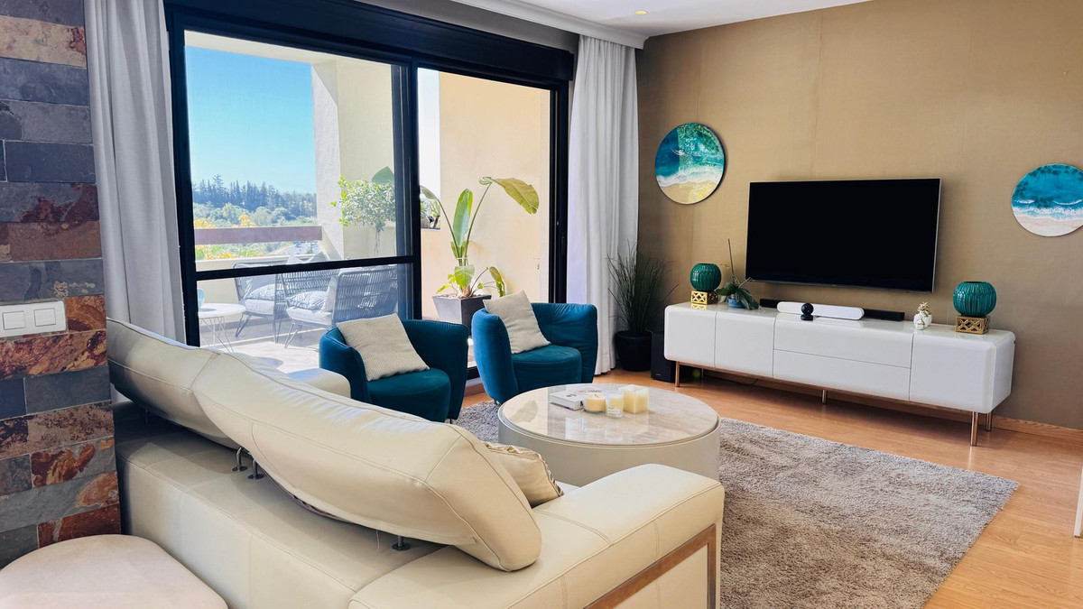 2 Bed Apartment for sale in Selwo Costa Del Sol, Málaga, Spain