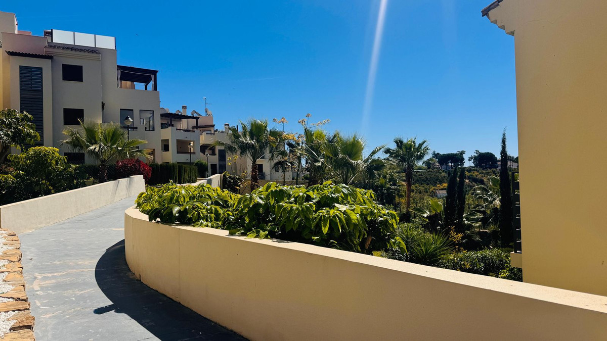 2 Bed Apartment for sale in Selwo Costa Del Sol, Málaga, Spain