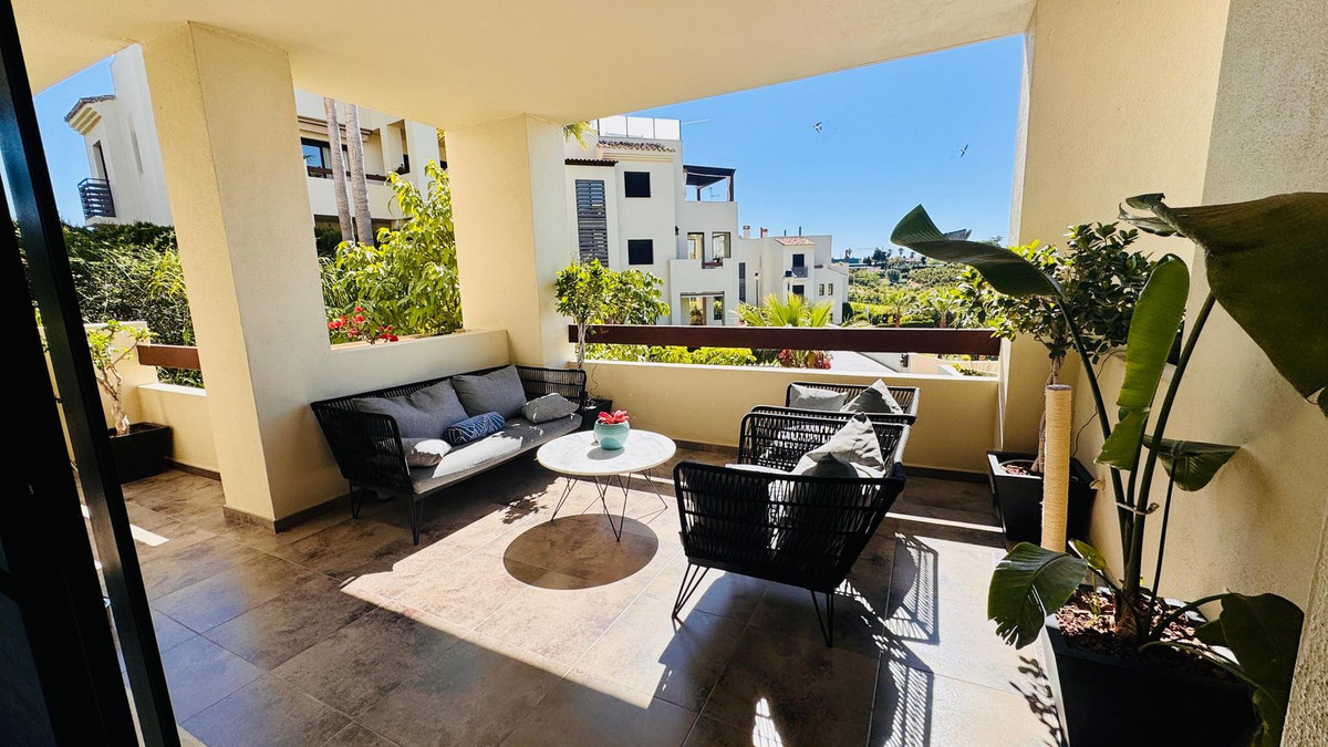 2 Bed Apartment for sale in Selwo Costa Del Sol, Málaga, Spain