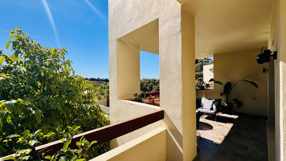 2 Bed Apartment for sale in Selwo Costa Del Sol, Málaga, Spain