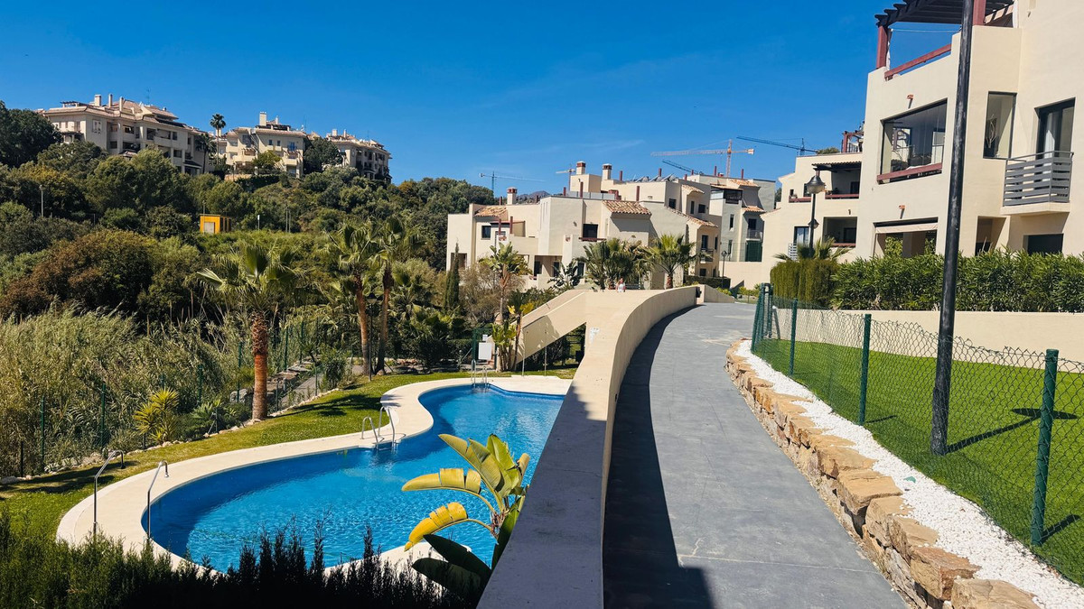 2 Bed Apartment for sale in Selwo Costa Del Sol, Málaga, Spain