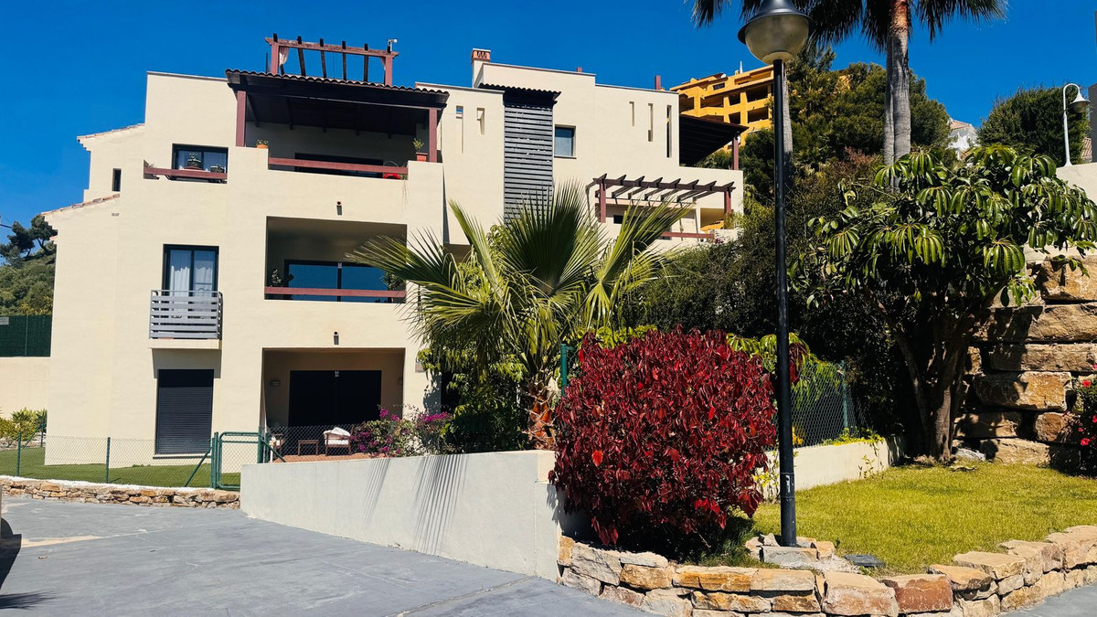 2 Bed Apartment for sale in Selwo Costa Del Sol, Málaga, Spain