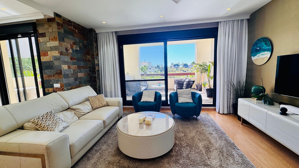 2 Bed Apartment for sale in Selwo Costa Del Sol, Málaga, Spain