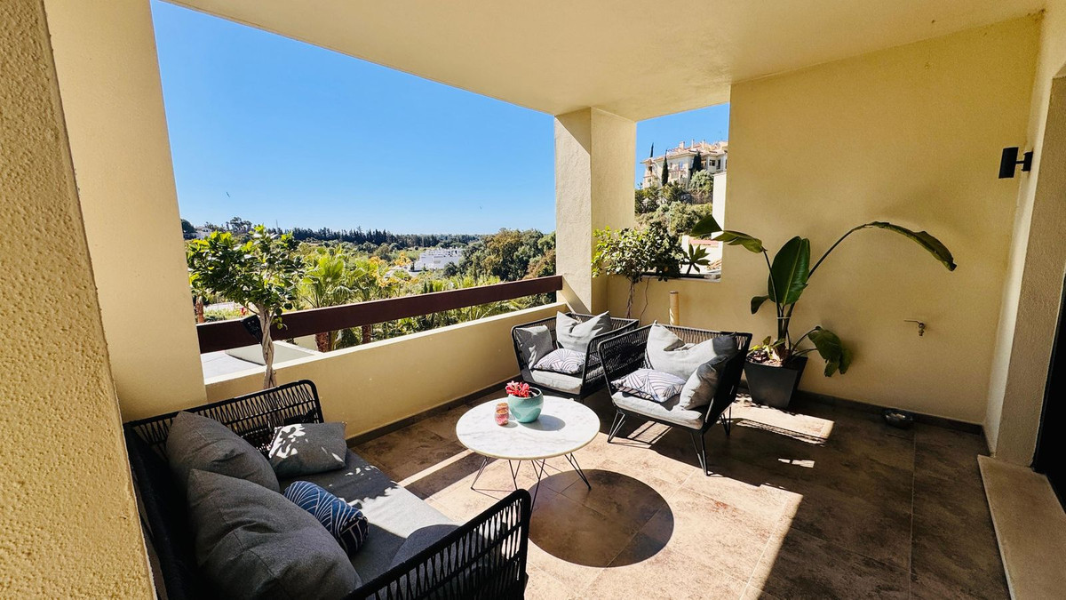 2 Bed Apartment for sale in Selwo Costa Del Sol, Málaga, Spain