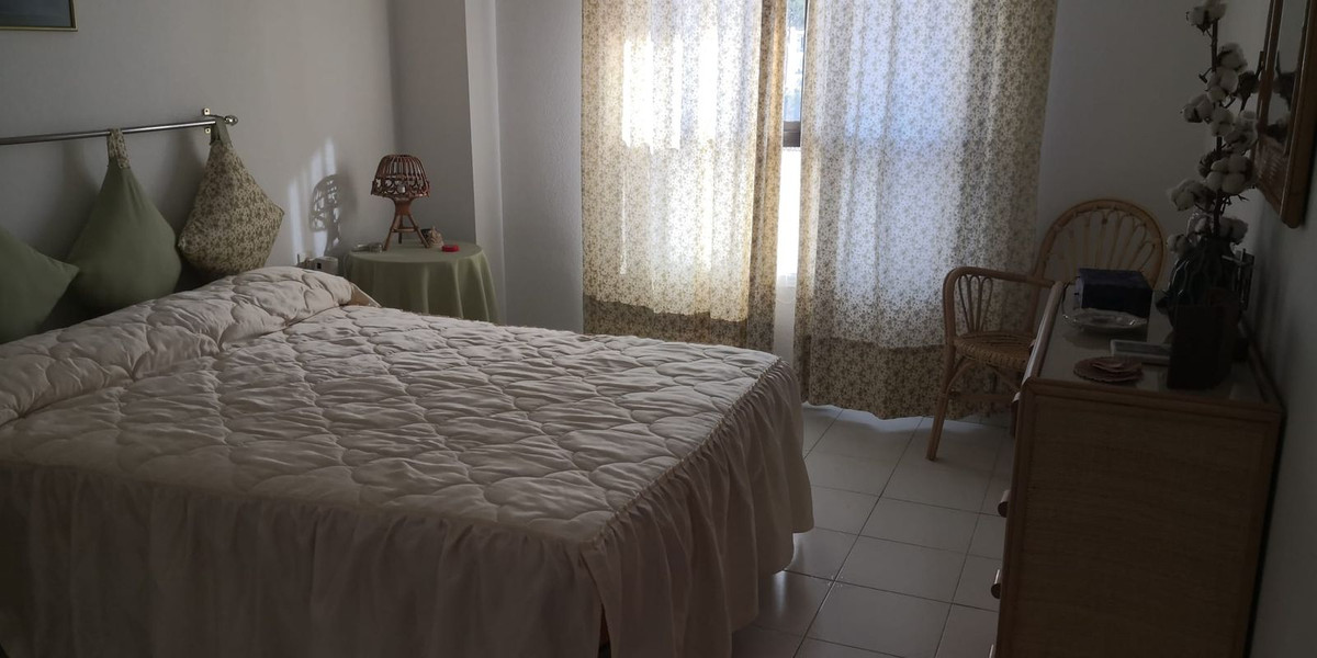 Se vende Apartamento Planta Media de 2 dormitorios en Costa Del Sol, Málaga, España