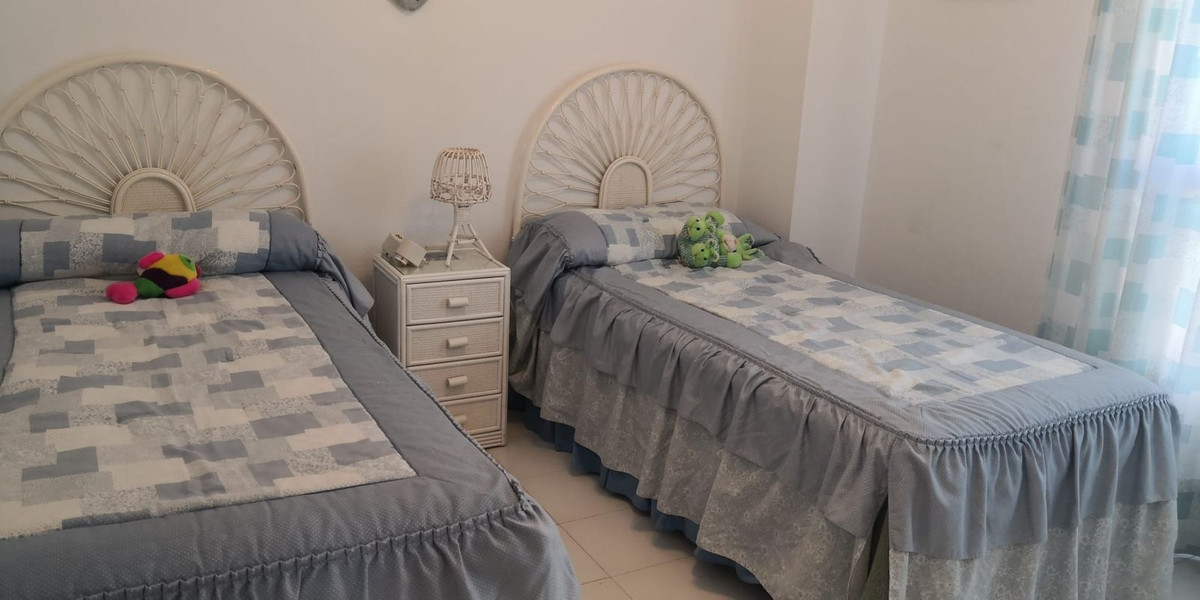 Se vende Apartamento Planta Media de 2 dormitorios en Costa Del Sol, Málaga, España