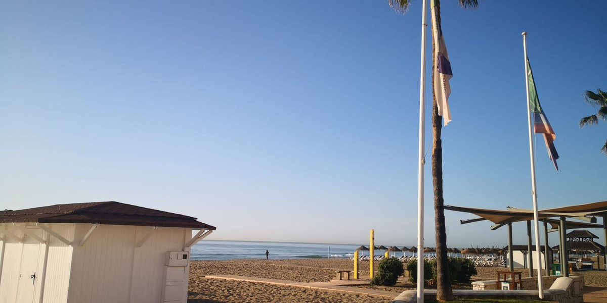 Se vende Apartamento Planta Media de 2 dormitorios en Costa Del Sol, Málaga, España