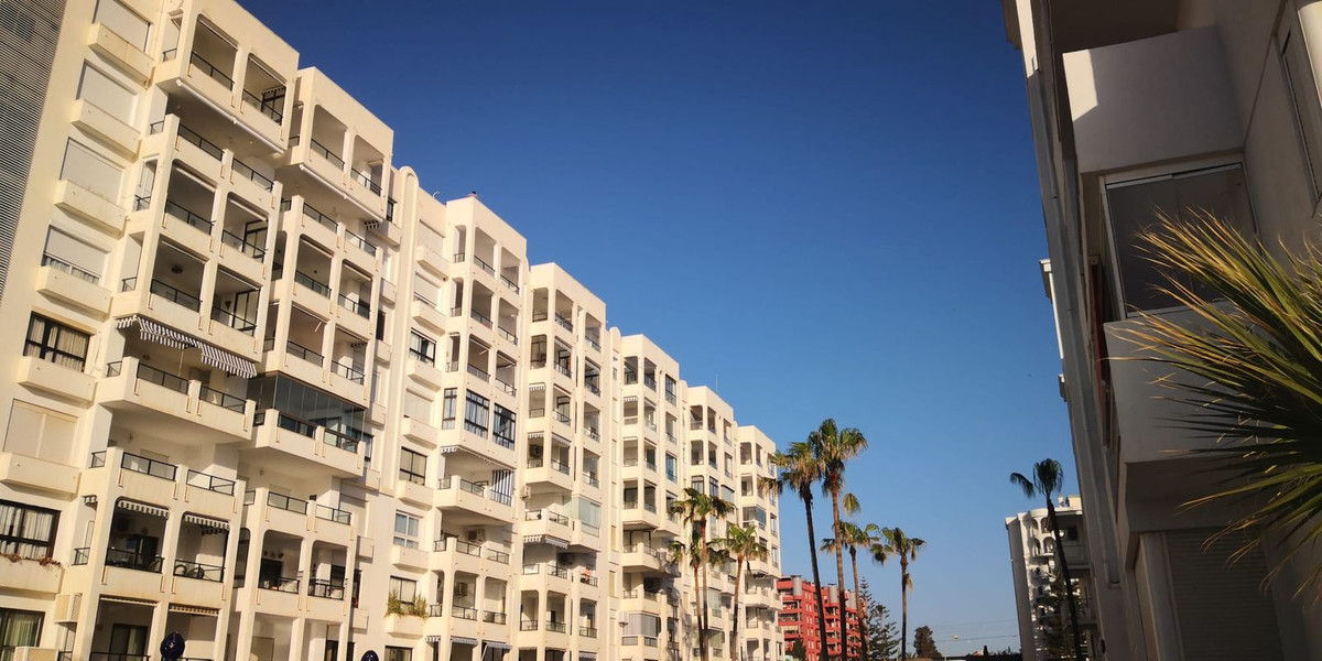 Se vende Apartamento Planta Media de 2 dormitorios en Costa Del Sol, Málaga, España