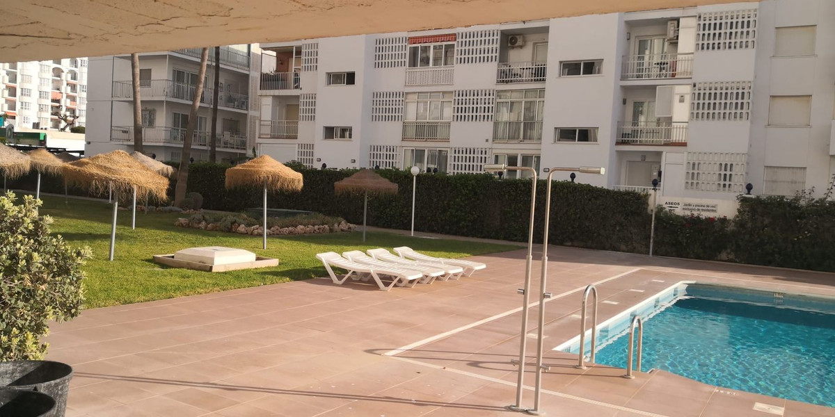 Se vende Apartamento Planta Media de 2 dormitorios en Costa Del Sol, Málaga, España