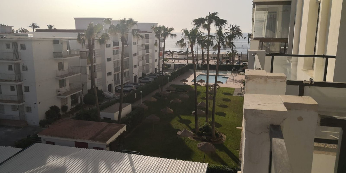 Se vende Apartamento Planta Media de 2 dormitorios en Costa Del Sol, Málaga, España