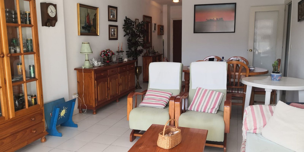 Se vende Apartamento Planta Media de 2 dormitorios en Costa Del Sol, Málaga, España