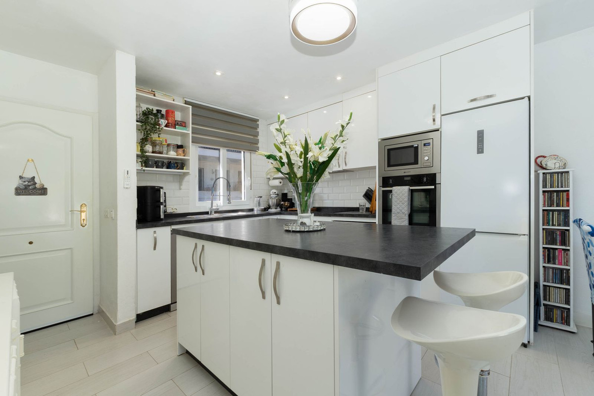 2 Bed Apartment for sale in Mijas Costa Del Sol, Málaga, Spain