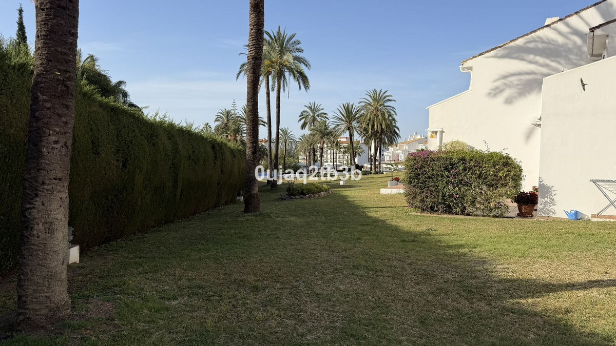 2 Bed Apartment for sale in Nueva Andalucía Costa Del Sol, Málaga, Spain