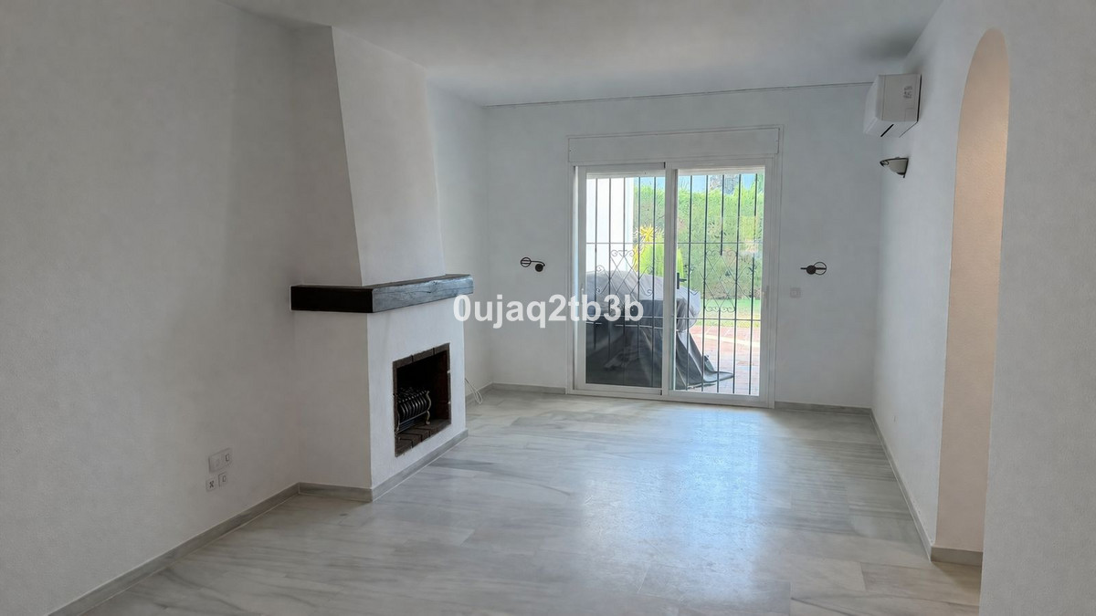 2 Bed Apartment for sale in Nueva Andalucía Costa Del Sol, Málaga, Spain