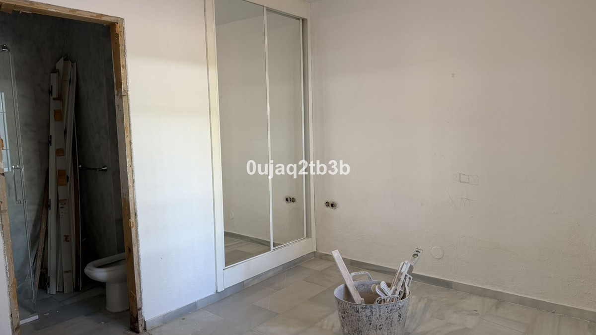 2 Bed Apartment for sale in Nueva Andalucía Costa Del Sol, Málaga, Spain