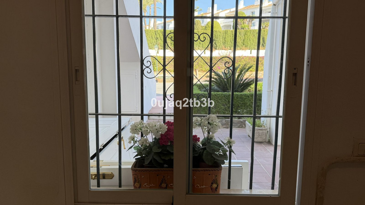 2 Bed Apartment for sale in Nueva Andalucía Costa Del Sol, Málaga, Spain