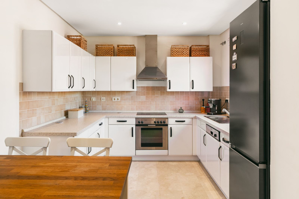 3 Bed Apartment for sale in Calahonda Costa Del Sol, Málaga, Spain