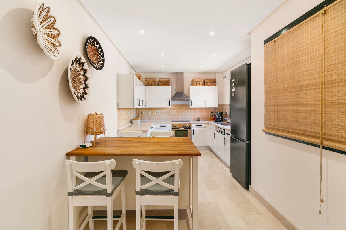 3 Bed Apartment for sale in Calahonda Costa Del Sol, Málaga, Spain