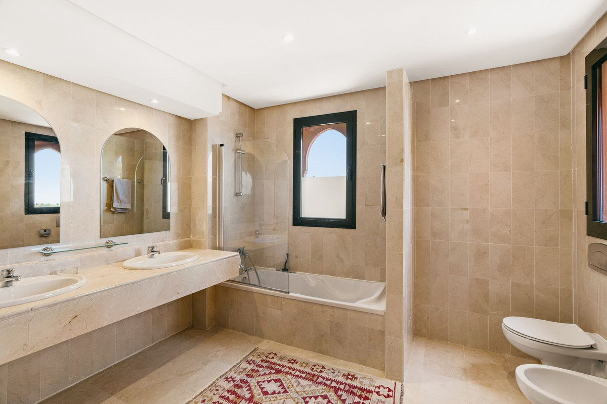3 Bed Apartment for sale in Calahonda Costa Del Sol, Málaga, Spain