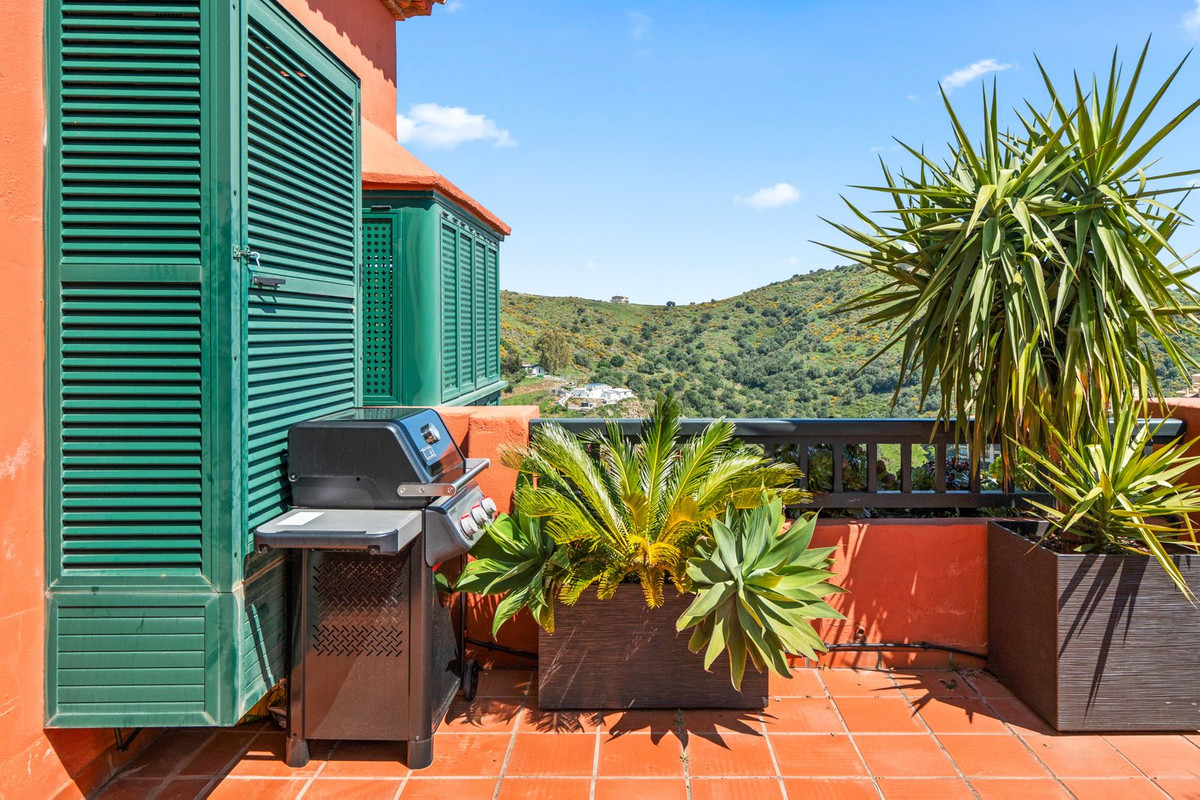 3 Bed Apartment for sale in Calahonda Costa Del Sol, Málaga, Spain