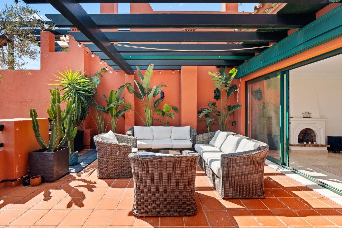 3 Bed Apartment for sale in Calahonda Costa Del Sol, Málaga, Spain