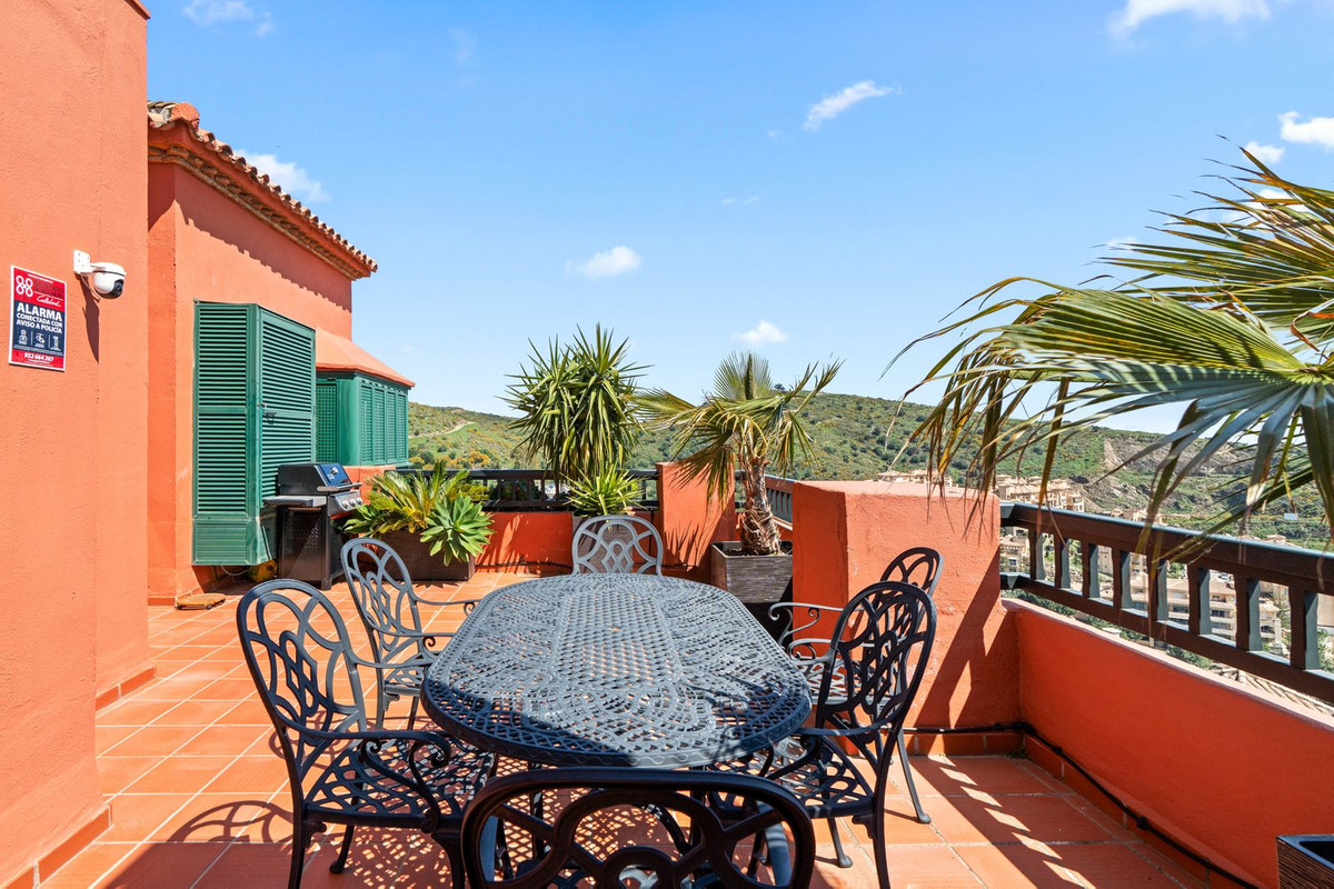 3 Bed Apartment for sale in Calahonda Costa Del Sol, Málaga, Spain